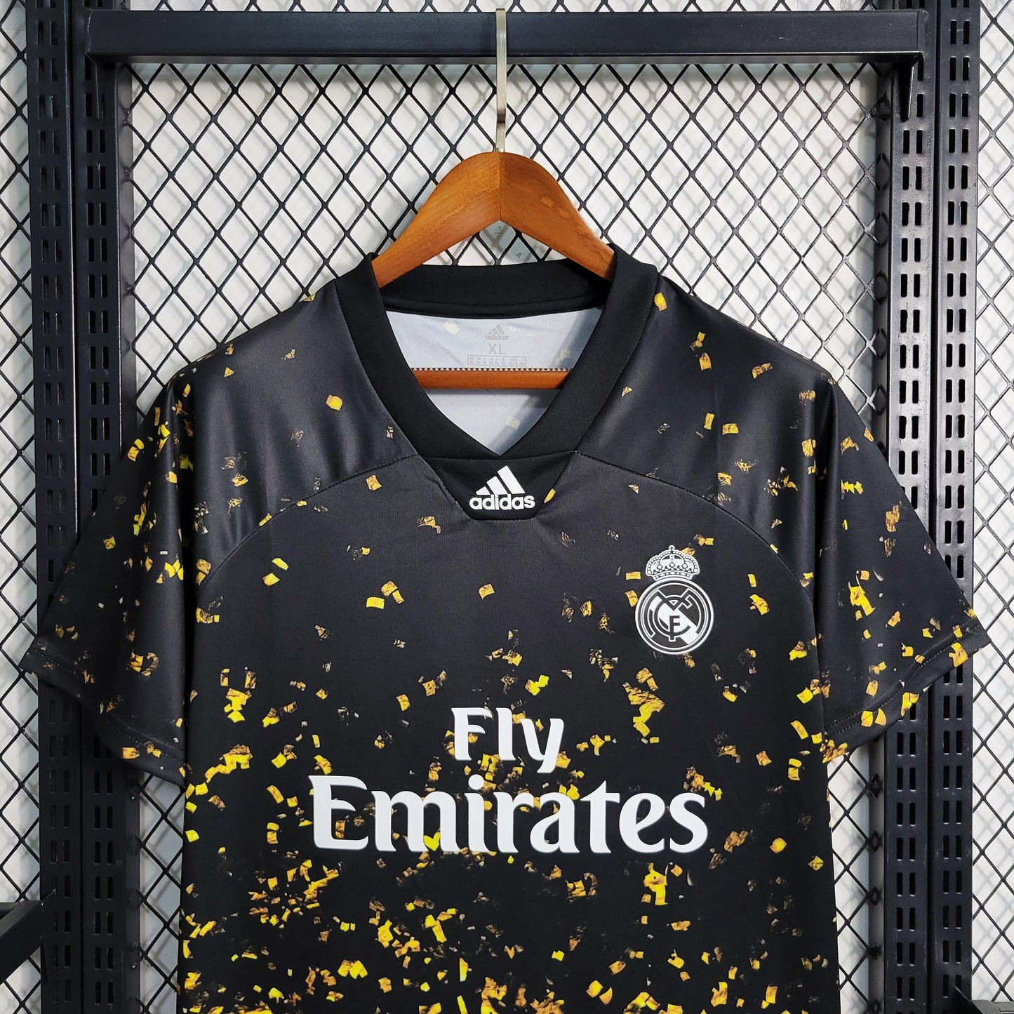 Camiseta Real Madrid 23/24 Edición Especial Negro Oro