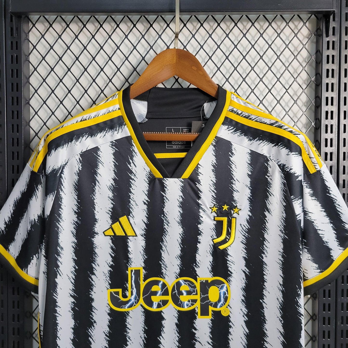 Camiseta 23/24 Juventus Primera Equipación