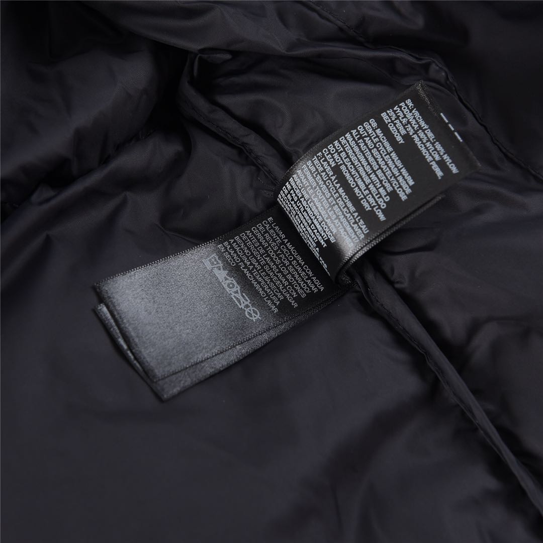 CHAQUETA TNF 1996 RETRO NUPTSE NEGRO